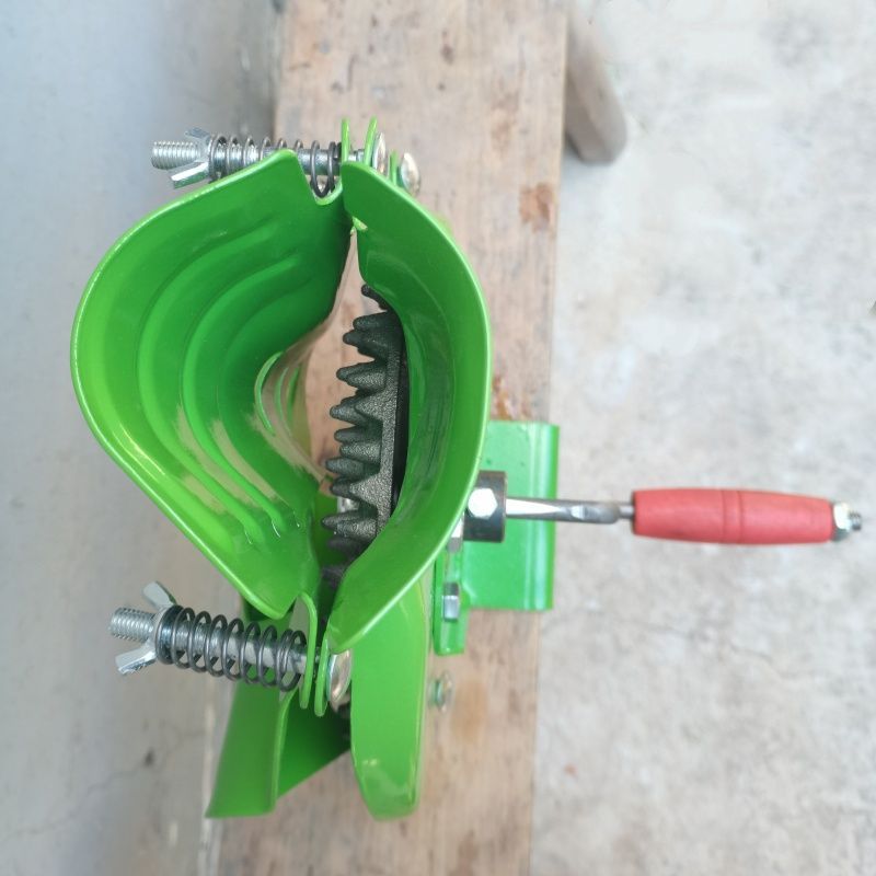 Hand Crank Corn Thresher Mini  - Agriculture Farming Tool recension och pris